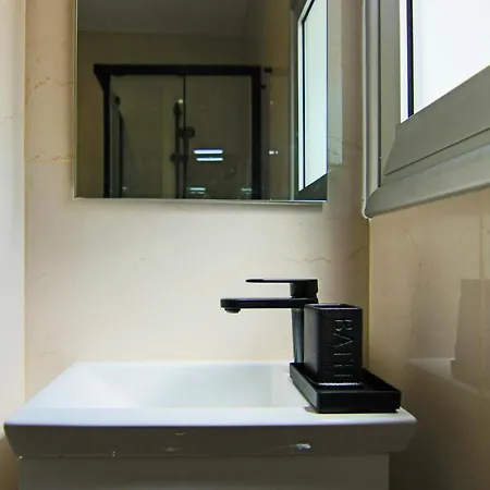 Phaedrus Living: Seaside Luxury Flat Lighthouse 65 *