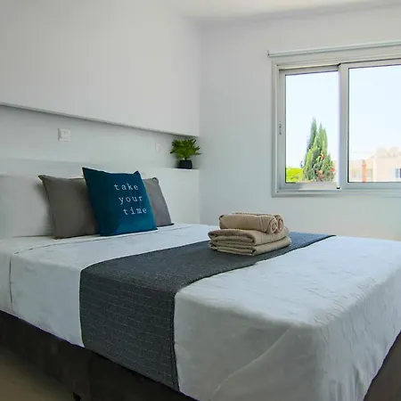 Phaedrus Living: Seaside Luxury Flat Lighthouse 65 Paphos