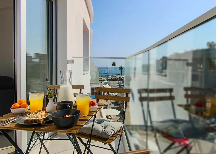 Phaedrus Living: Seaside Luxury Flat Lighthouse 65 * Paphos