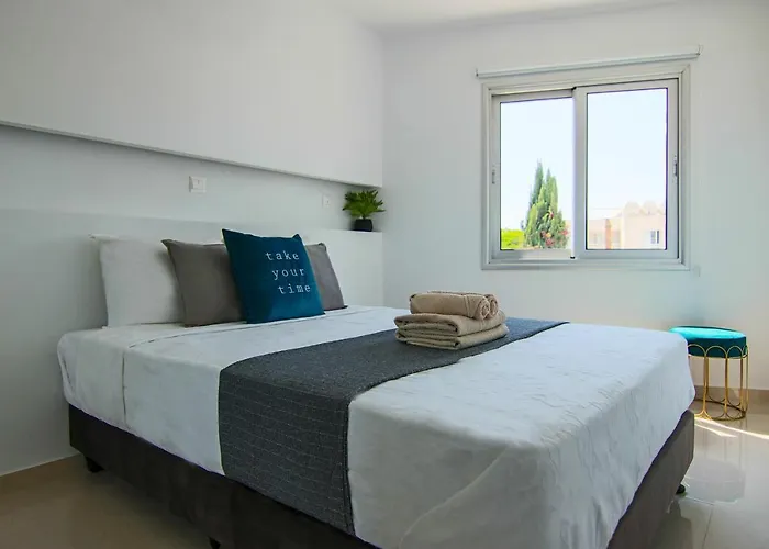 Phaedrus Living: Seaside Luxury Flat Lighthouse 65 Paphos