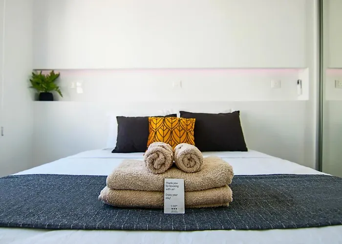 Phaedrus Living: Seaside Luxury Flat Lighthouse 65 *