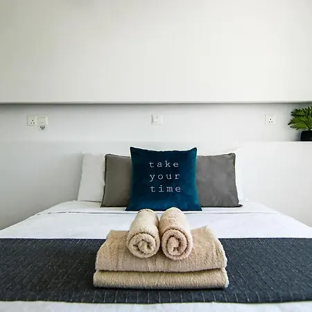Phaedrus Living: Seaside Luxury Flat Lighthouse 65 Daire Pafos