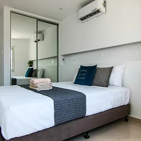 Apartment Phaedrus Living: Seaside Luxury Flat Lighthouse 65 Paphos